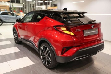 Toyota C-HR I Crossover Facelifting 2.0 Hybrid Dynamic Force 184KM 2022 Toyota C-HR 2.0 Hybrid GR Sport 2.0 Hybryda 184KM, zdjęcie 3