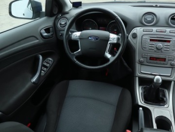 Ford Mondeo IV Hatchback 1.8 Duratorq TDCi 125KM 2009 Ford Mondeo 1.8 TDCi, Salon Polska, Klima, zdjęcie 6