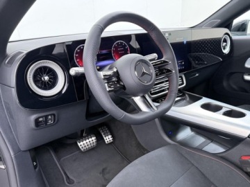 Mercedes CLA C118/X118 2025 MERCEDES-BENZ CLA 200 AMG Line Sedan 1.5 (163KM) 2025, zdjęcie 8