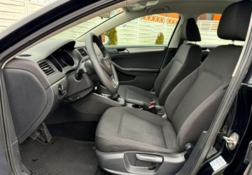 Volkswagen Jetta VI Sedan Facelifting 2.0 TDI 110KM 2016 Volkswagen Jetta Volkswagen Jetta 2.0 TDI DPF BMT Comfortline 2.0 Diesel, zdjęcie 7