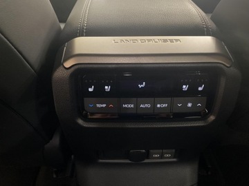 Toyota Land Cruiser VII Terenowy 5d 2.8 D-4D 204KM 2024 Toyota Land Cruiser LC 2.8 D-4D Executive VII (201, zdjęcie 10