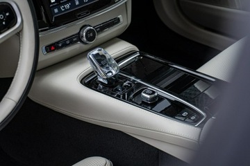 Volvo V90 II Plug-In Facelifting 2.0 T8 Plug-In Hybrid 455KM 2025 Volvo V90 Ultra Dark T8 AWD Plug-in hybrid (310 +, zdjęcie 19