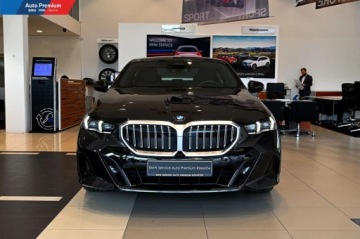 BMW Seria 5 G90-91 Touring 2.0 520d 197KM 2024 BMW Seria 5 520d xDrive SedanFV23System Travel Comfort RailM Pakiet Sport, zdjęcie 1