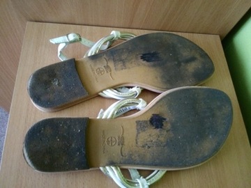 Buty sandały japonki biało - złote NEW LOOK ( 38 )