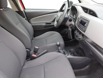 Toyota Yaris III Hatchback 5d Facelifting 2017 1.0 VVT-i 72KM 2019 Toyota Yaris 1.0 VVT-i, Salon Polska, Klima, zdjęcie 8