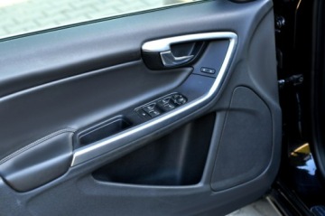 Volvo V60 I Kombi Facelifting 2.0 D3 136KM 2014 Volvo V60 2.0 D3 5-Cylindrów Lift Digital Led, zdjęcie 11