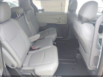 Toyota Sienna III 2024 Toyota Sienna xle, 2024r., 2.5L 2.5 Benzyna 189KM, zdjęcie 9