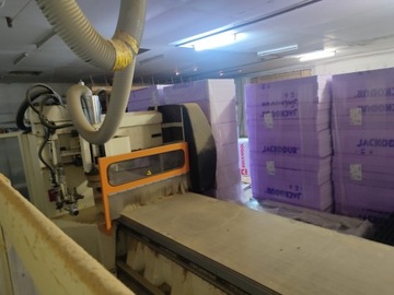 CNC SCM Record 2 на лестнице