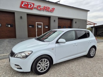 Kia Ceed I Hatchback 5d Facelifting 1.6 CRDi VGT 115KM 2011 Kia Ceed 2011 Sliczna 1.6 CRDI z Niemiec Zarejestrowana Gwarancja 1.6, zdjęcie 3