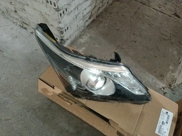 SVĚTLO LEVÝ PRAVÁ AVENSIS T27 FACELIFT