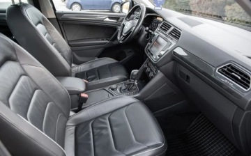 Volkswagen Tiguan II SUV 2.0 TDI BlueMotion Technology 240KM 2017 Volkswagen Tiguan 2.0BITdI 270KM R-line Fulll 4x4 Virtual Pano Camera Sko, zdjęcie 38