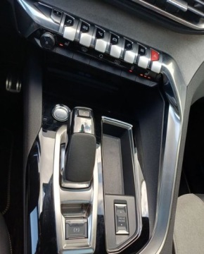 Peugeot 3008 II Plug-In Hybrid HYbrid4 300 PHEV 300KM 2020 Peugeot 3008 136 1.6 Hybrid4 PHEV GT PACK 300 KM 4x4 AUTOMAT I wl. FV23, zdjęcie 16