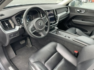 Volvo XC60 II Crossover T5 250KM 2018 Volvo XC 60 4x4 T5 Momentum 2018 kamera, zdjęcie 9