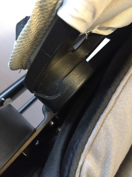 Спортивная коляска Hauck Mars с чехлами на ножки.