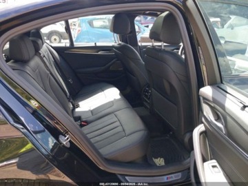 BMW Seria 5 G90-91 2023 BMW Seria 5 550e xDrive 2023 2.0l 2.0 Hybryda 181KM, zdjęcie 13