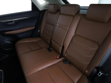 Lexus NX I SUV 300h 197KM 2017 Lexus NX GRATIS! Pakiet Serwisowy o wartości 700, zdjęcie 16