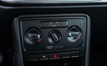 Volkswagen Beetle Hatchback 3d 1.6 TDI 105KM 2012 Volkswagen Beetle VW Coccinelle Tdi Ledy Xenon Navi Alu Pdc 2xOpony Serwis, zdjęcie 22