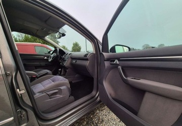 Volkswagen Touran II 2.0 TDI 170KM 2011 Volkswagen Touran 2,0 170KM Automat DSG Highline Navi Kamera PDC 2.0 Diesel, zdjęcie 10