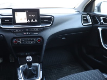 Kia Ceed III Hatchback 1.4 T-GDi 140KM 2018 Kia Ceed 1.4 T-GDI, Salon Polska, Serwis ASO, zdjęcie 7
