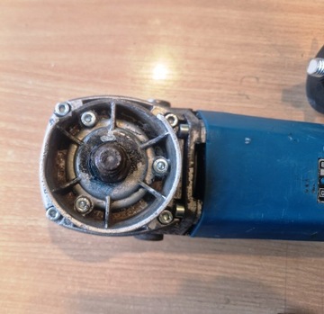 Угловая полировальная машина Bosch USW(J)77