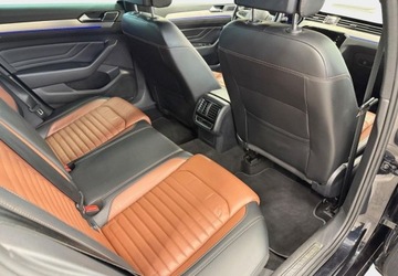 Volkswagen Passat B8 Variant Facelifting 2.0 TDI SCR 150KM 2022 Volkswagen Passat Unikatowe wyposazenie - Masaze - 4 kamery - LED Matrix -, zdjęcie 14