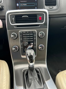 Volvo S60 II Sedan 1.6 T4 180KM 2013 VOLVO S60 turbo benzyna, 180 KM, 182 tyś. km., zdjęcie 12