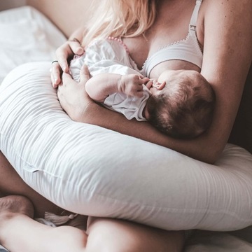 FASOLKA NOVA DUŻA ROGAL PODUSZKA DO KARMIENIA W39