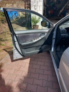 Toyota Corolla IX (E12) Hatchback 2.0 D-4D 90KM 2003 TOYOTA COROLLA (_E12_) 2.0 D-4D 115 KM, zdjęcie 9