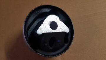 ВСТАВКА ПОДУШКИ ДВИГАТЕЛЯ JEEP GRAND CHEROKEE WJ/WG