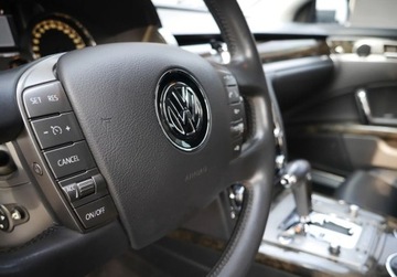 Volkswagen Phaeton 4.2 i V8 40V 335KM 2010 Volkswagen Phaeton LIFT 4.2 V8 335HP 4motion LONG ACC DVD LED Gwarancja 4.2, zdjęcie 15