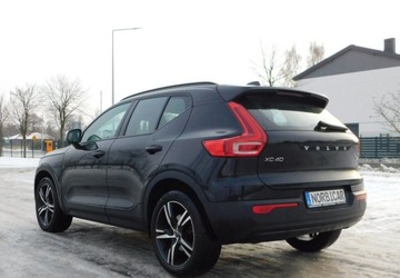 Volvo XC40 Crossover Facelifting 2.0 B4 197KM 2022 Volvo XC 40 2.0T R-Design z Gwarancja Model 2022r 2.0 Benzyna 197KM, zdjęcie 4