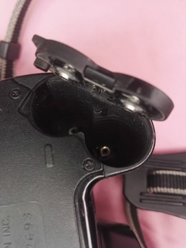 старая аналоговая зеркальная камера CANON EOS 3000, детали корпуса