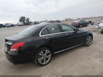 Mercedes Klasa C W205 2018 Mercedes-Benz Klasa C 2018 MERCEDES-BENZ C 300 4MATIC 2.0 Benzyna 241KM, zdjęcie 4