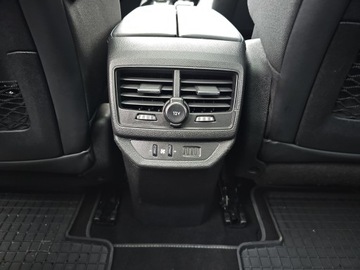 Peugeot 5008 II Crossover 1.2 PureTech 130KM 2019 Peugeot 5008 1.2 PureTech Crossway S&amp;S EAT6/ 7os., zdjęcie 29
