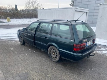 Volkswagen Passat B4 Sedan 1.9 TDI 90KM 1994 Volkswagen Passat Hak - 1.9 90 KM - 1994r, zdjęcie 1