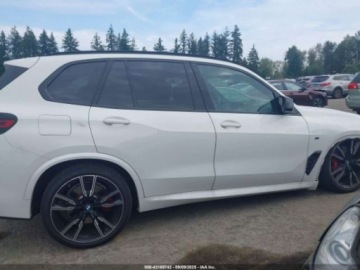 BMW X5 G05 2025 BMW X5 M60i 2025 4.4l 4.4 Benzyna 523KM, zdjęcie 6