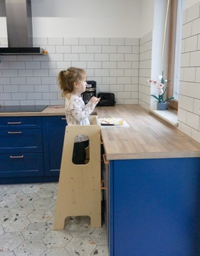 КУХОННЫЙ ПОМОЩНИК КУХОННЫЙ ПОМОЩНИК ПОДСТАВКА Башня Монтессори - покрыта воском