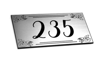 Номер двери, дополнительная гравировка на оргстекле