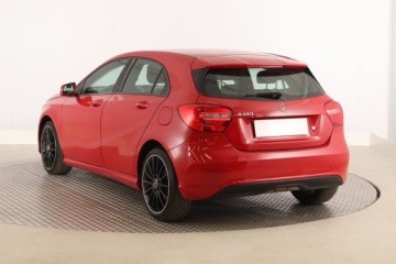 Mercedes Klasa A W176 Hatchback 5d 1.6 180 BlueEFFICIENCY 122KM 2014 Mercedes A A 180, Klima, zdjęcie 3