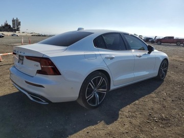 Volvo 2020 Volvo S60 T5 R-Design 2020 2.0l 2.0 Benzyna 250KM, zdjęcie 3