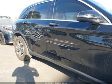 Mercedes GLC C253 2019 Mercedes-Benz GLC GLC 300, od ubezpieczalni 2.0 Benzyna 241KM, zdjęcie 10