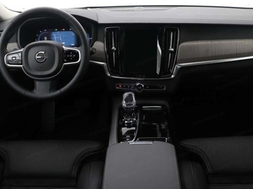 Volvo V90 II 2025 VOLVO V90 T6 AWD Plug-In Hybrid Plus Dark Combi 2.0 (398KM) 2025, zdjęcie 6