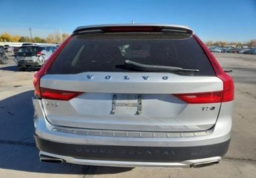 Volvo V90 II Cross Country 2.0 T5 254KM 2018 Volvo V90 Auta z USA - Zapytaj o wiecej ofert 2.0 Benzyna 254KM, zdjęcie 11