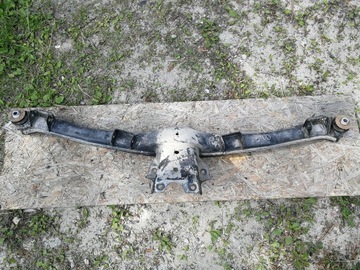 Belka zawieszenia tył BMW E30