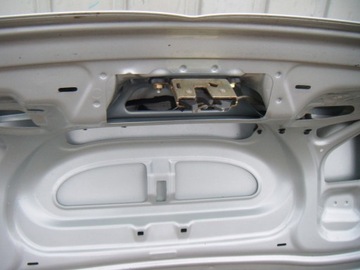 AUDI A4 B6 00-06 SEDAN LY7W VÍKO KUFRU ZADNÍ KUFRU