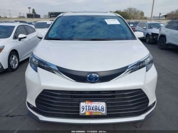 Toyota Sienna III 2025 Toyota Sienna XLE, od ubezpieczalni 2.5 Hybryda 245KM, zdjęcie 1