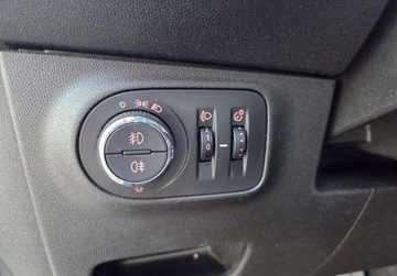 Opel Corsa E Hatchback 3d 1.4 Twinport 90KM 2015 Opel Corsa 1.4 KlimatyzacjaPDCPod.Fotele i KierownicaKomputerPo Serwisie, zdjęcie 11