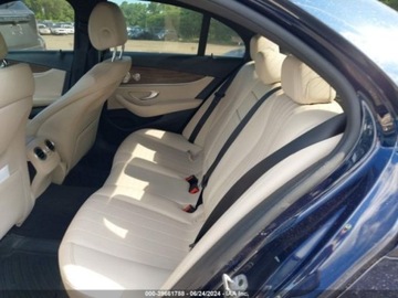 Mercedes Klasa E W213 2019 Mercedes-Benz Klasa E 2019 Mercedes-Benz E-Class E 300 4MATIC Sedan 2.0, zdjęcie 9