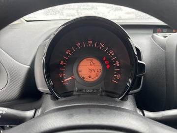 Toyota Aygo II Hatchback 5d 1.0 VVT-i 69KM 2016 Toyota Aygo 1.0 VVT-i X II (2014-) 1.0 VVT-i X, zdjęcie 14