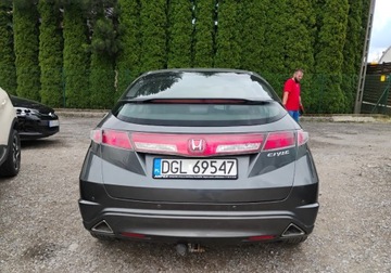 Honda Civic VIII Hatchback 3d 1.4 i-VTEC 100KM 2009 Honda Civic 2009r, 1.4 Benzyna. Lekko uszkodzony lewy bok. Jezdzi. 1.3, zdjęcie 16